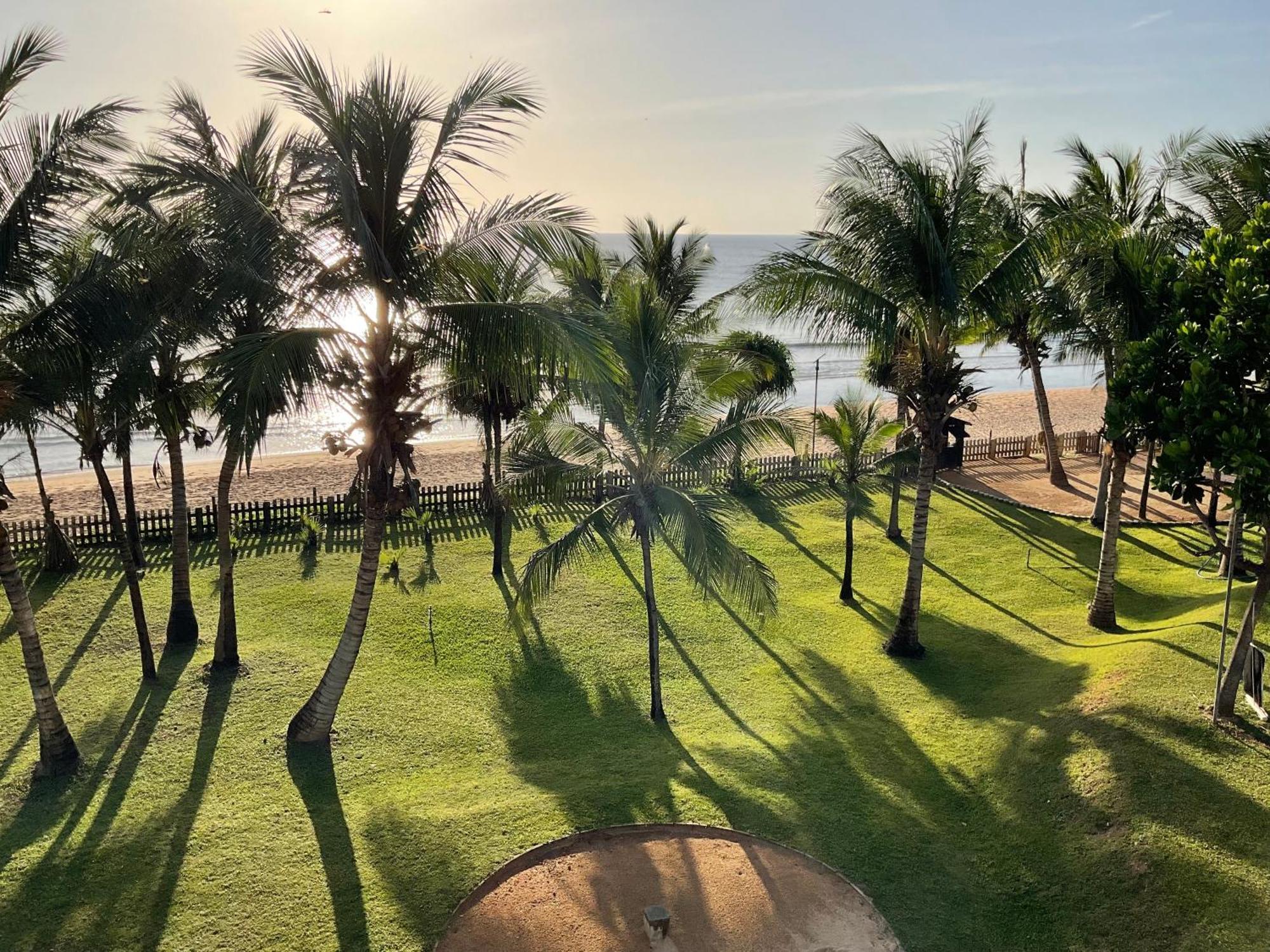 Sandy Shores Trincomalee Bagian luar foto